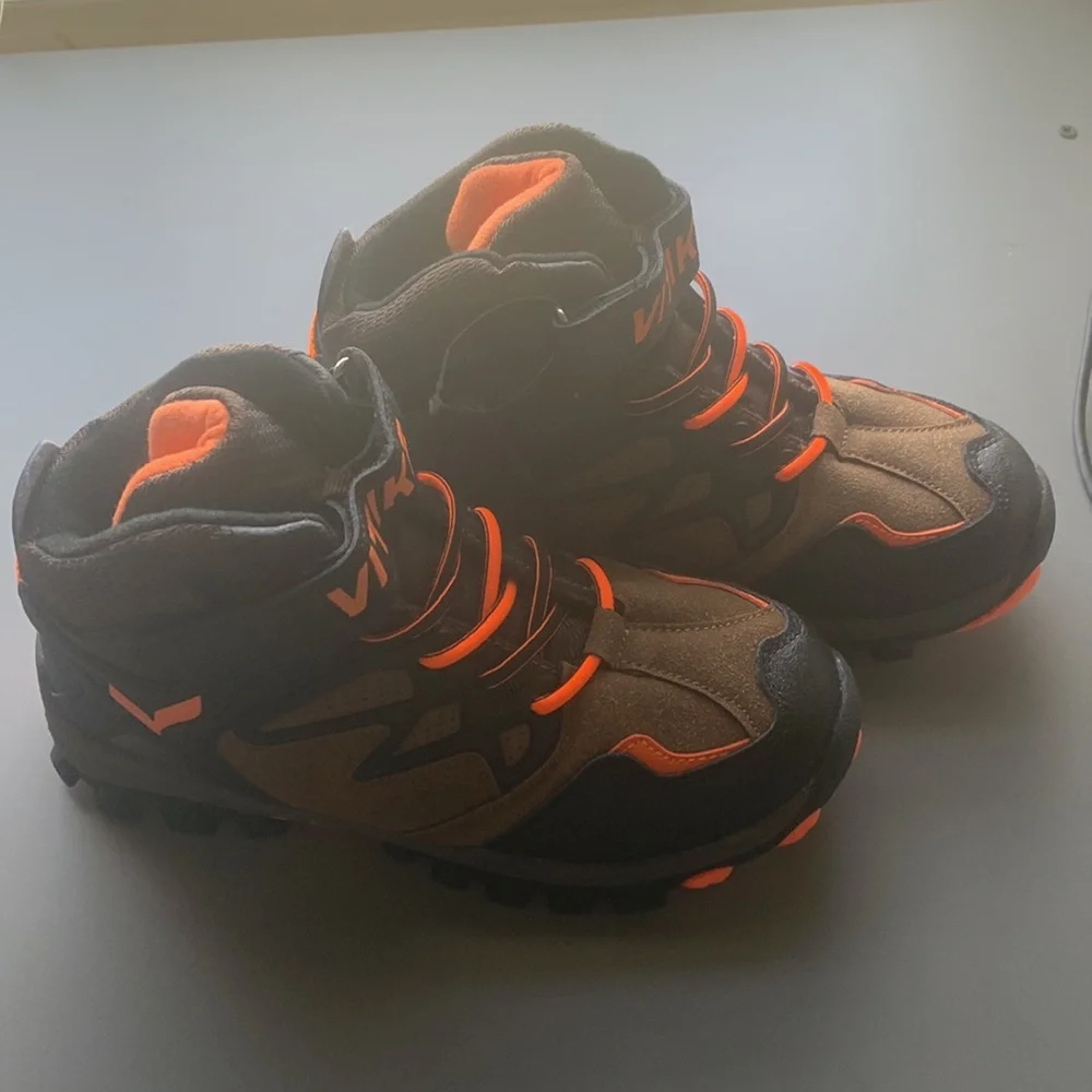 (1893) VITIKE Boys Snow Boots Hiking Shoes With Ice Cleat NWT